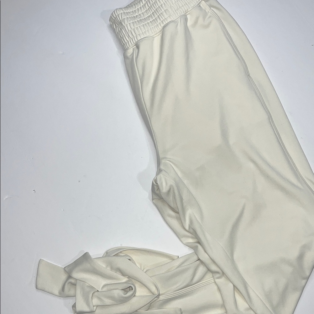 Fabletics Ivory Sweatpants size large